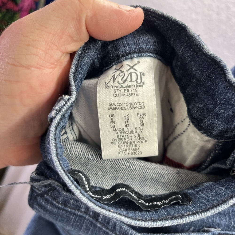 NYDJ Marilyn Straight Jeans Womens 8 Blue Denim Stretch Button legs Cute‎ 2569 - Picture 4 of 10